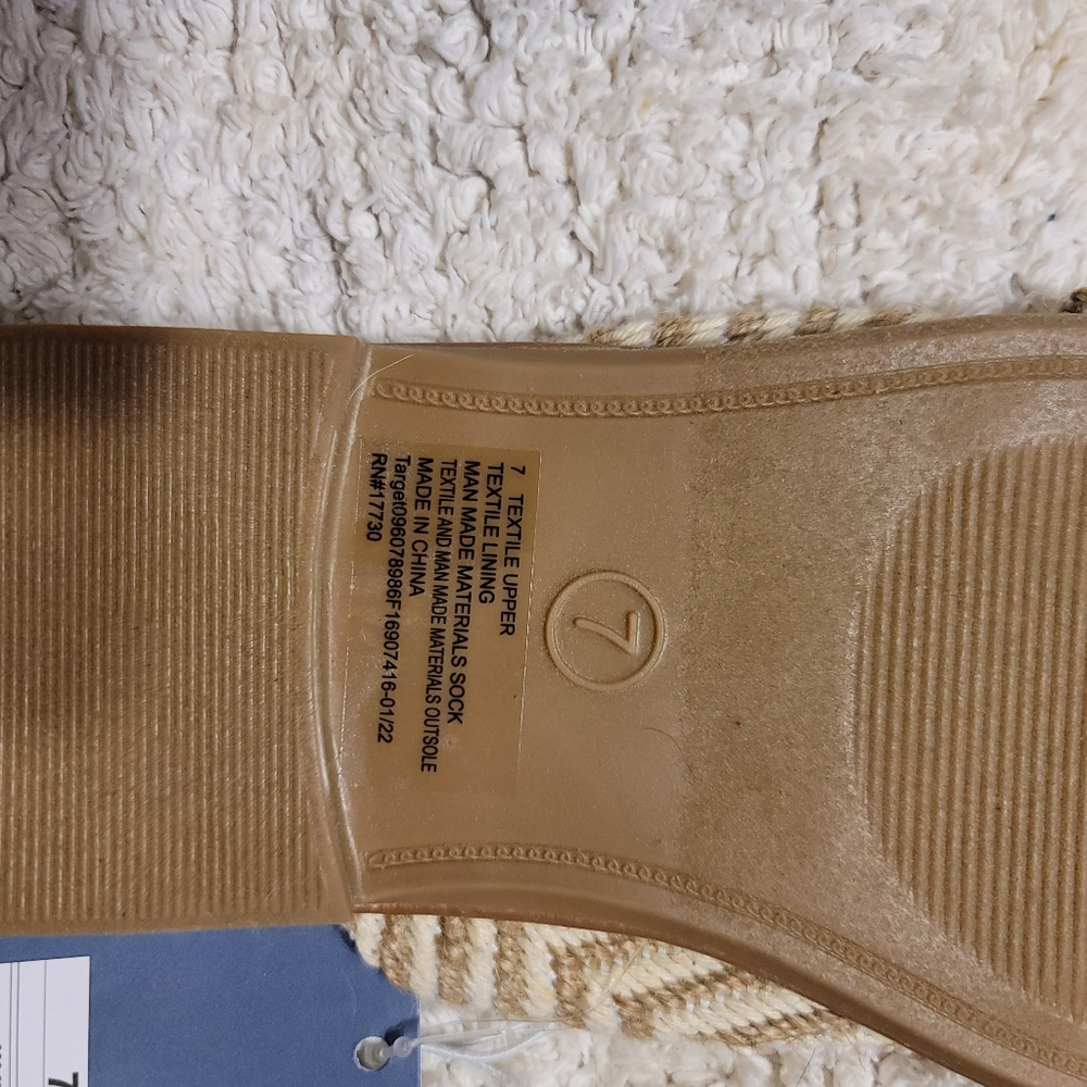 NWT ELEGANT CHEVRON KNOT SLIDE SIZE 7 - Picture 9 of 9